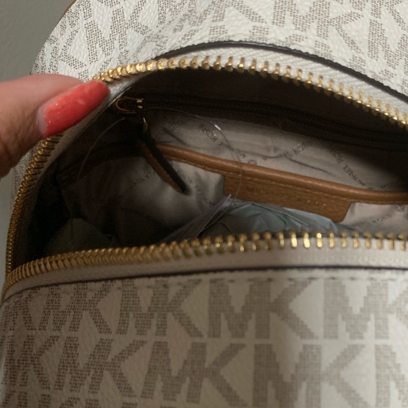 Michael Kors Abbey Medium Stud Backpack Vanilla - Picture 4 of 5